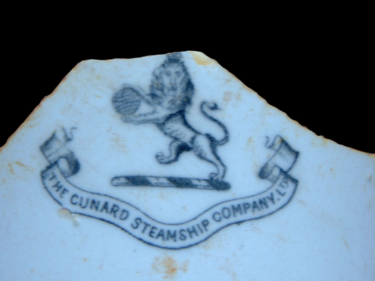 Cunard-crest-Aurania