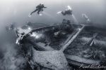Divers-on-wreckage-1